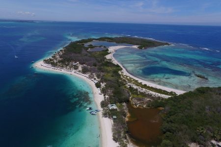 vista-aerea-del-cayo vista-aerea-del-cayo